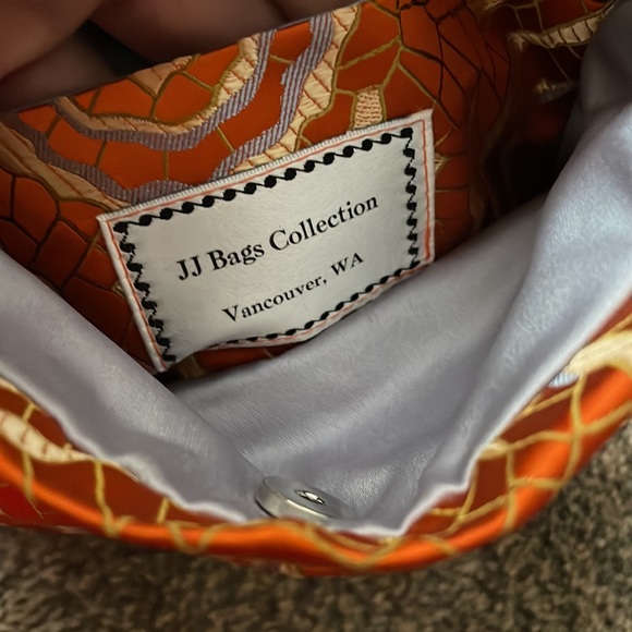 Asian Silk Design Snap Clutch - Picture 5 of 5